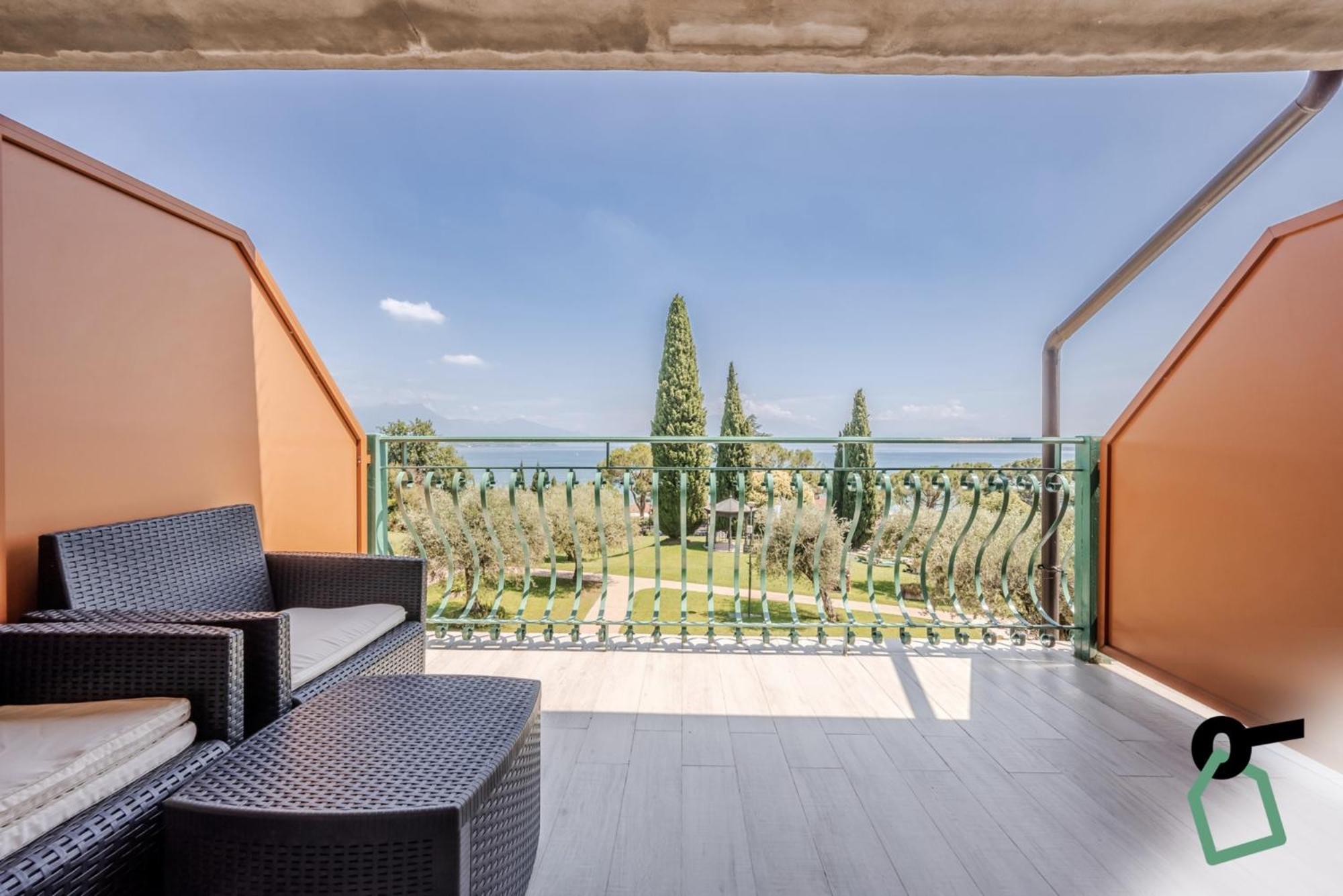Hotiday Apartment Collection - Desenzano Desenzano del Garda Exterior foto