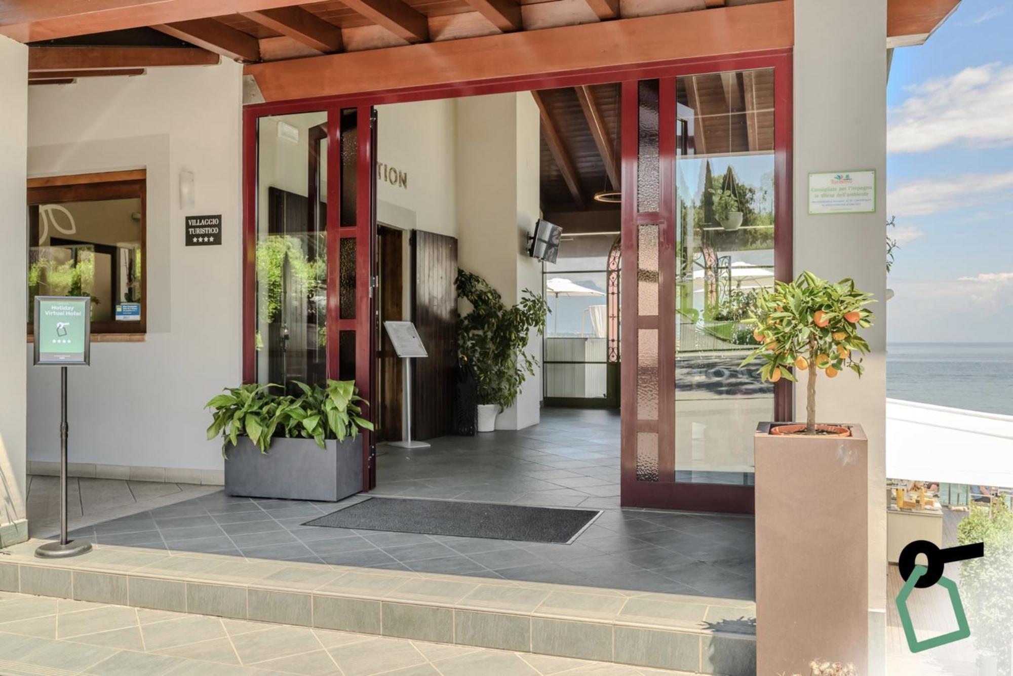 Hotiday Apartment Collection - Desenzano Desenzano del Garda Exterior foto